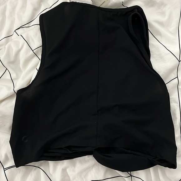 Aritzia the constant workout tank - Picture 3 of 3